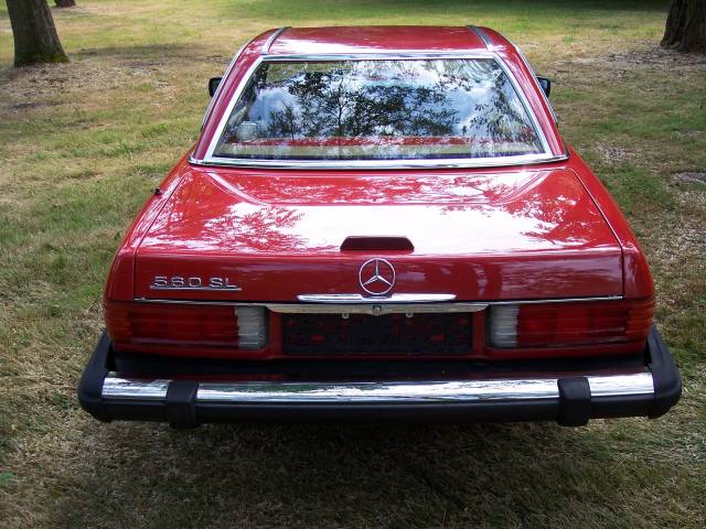 Mercedes-Benz 560 SL