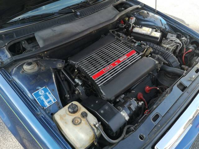 Lancia Thema 8.32