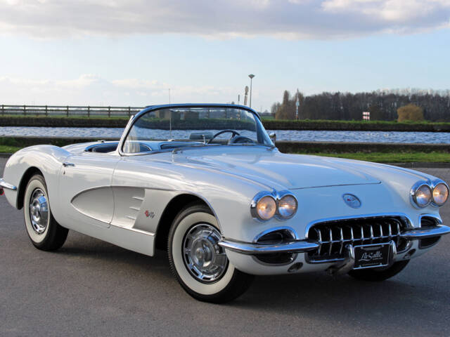 Bild 1/20 von Chevrolet Corvette (1960)