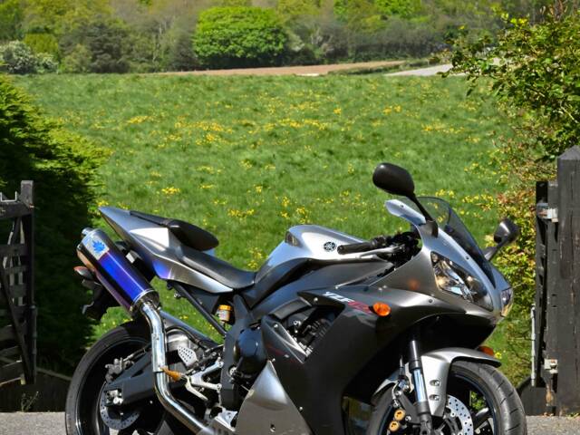 Yamaha YZF-R1
