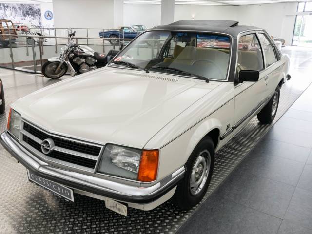 Bild 1/38 von Opel Commodore 2,5 S (1979)