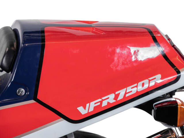 Honda VFR 750R RC 30