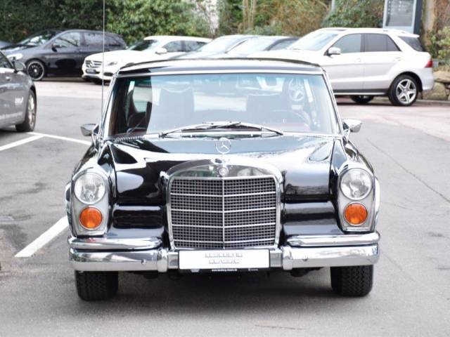 Mercedes-Benz 600