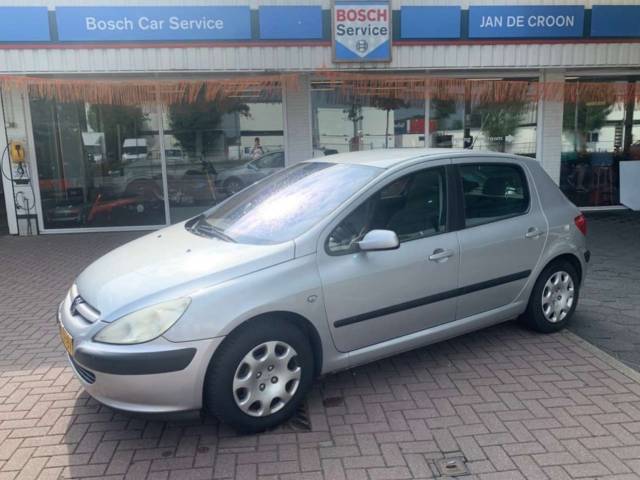 Image 1/7 de Peugeot 307 1.6 (2001)