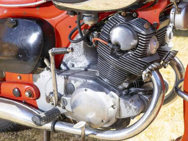 Honda C 72