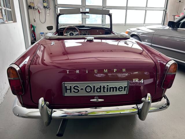 Triumph TR 4