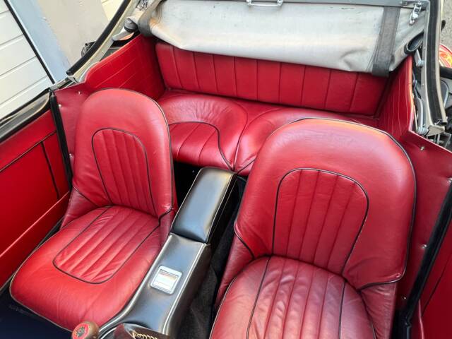Austin-Healey 3000 Mk III (BJ8)
