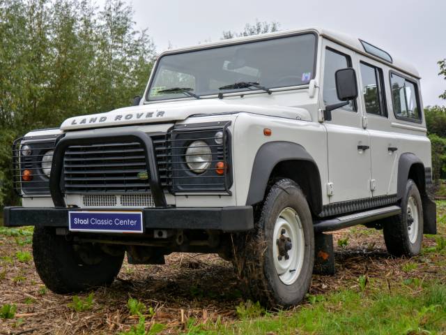 Land Rover Defender 110