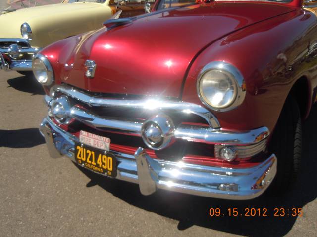 Ford Custom DeLuxe Country Squire