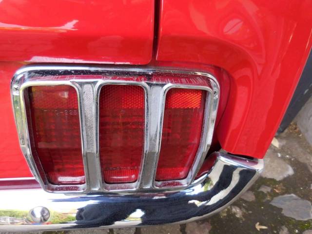 Ford Mustang 200