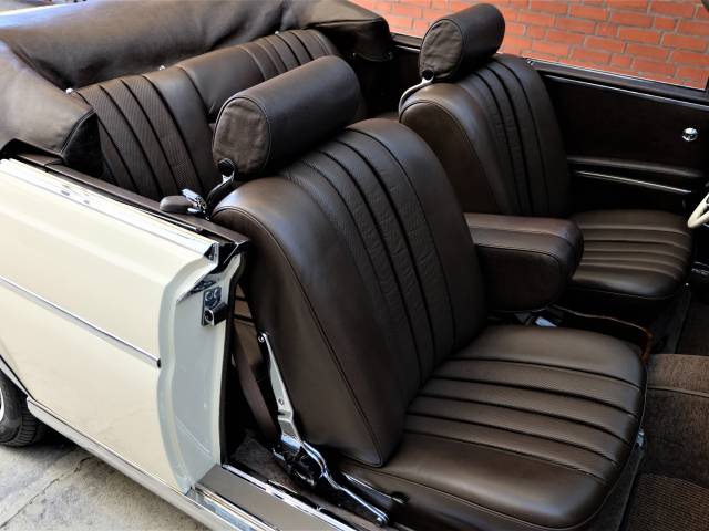 Mercedes-Benz 300 SE