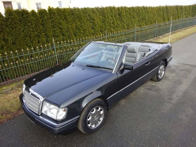 Mercedes-Benz 320 CE