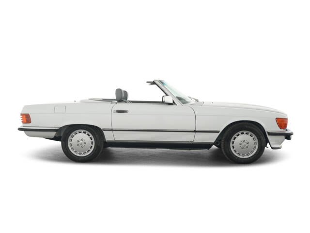 Mercedes-Benz 560 SL