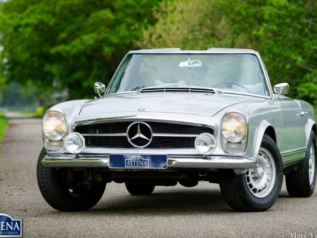 Mercedes-Benz 230 SL