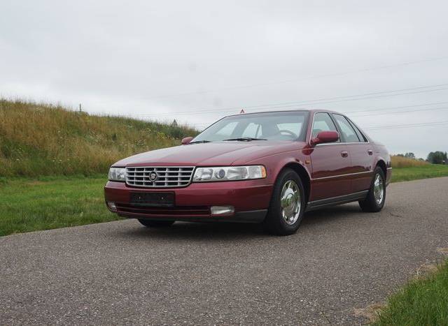 Immagine 1/9 di Cadillac Seville STS (2001)