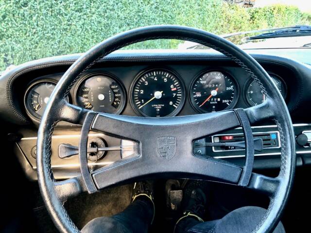 Porsche 911 2.2 T