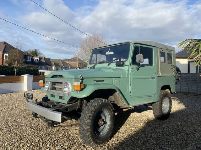 Toyota Land Cruiser FJ 40