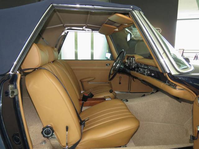 Mercedes-Benz 280 SL