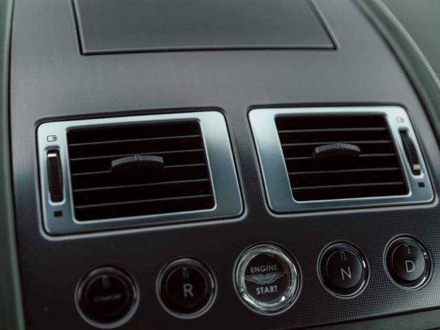 Aston Martin V8 Vantage