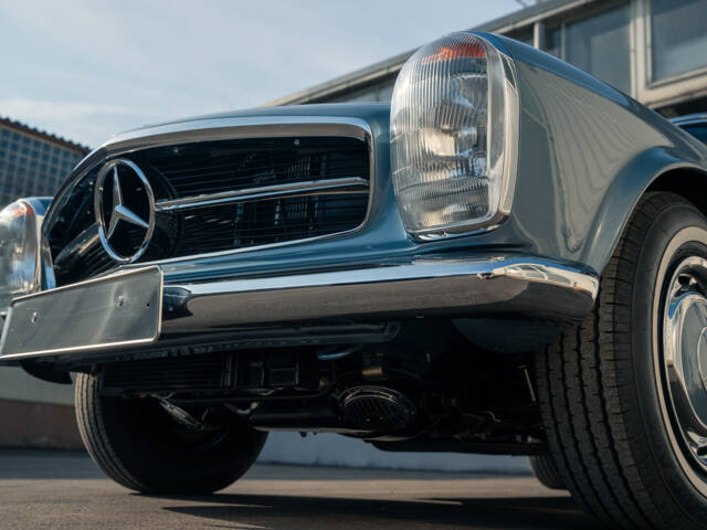 Mercedes-Benz 280 SL