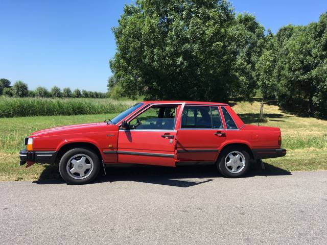 Bild 1/18 von Volvo 740 GL (1986)