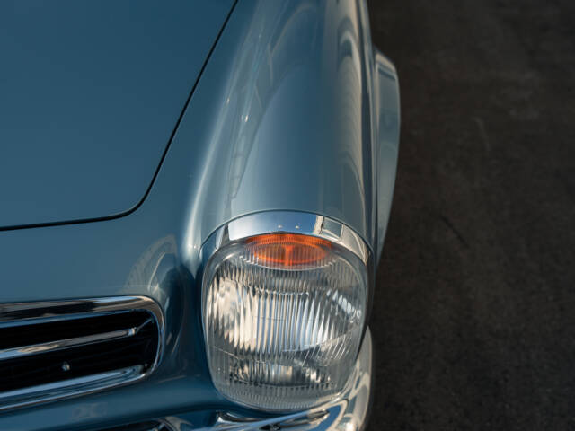 Mercedes-Benz 280 SL