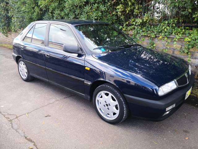 Lancia Delta 2.0 16v, 24000 km from new, Service book