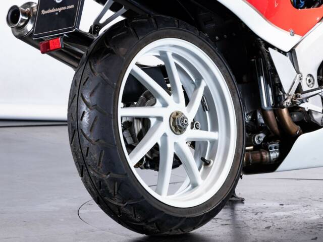 Honda VFR 750R RC 30