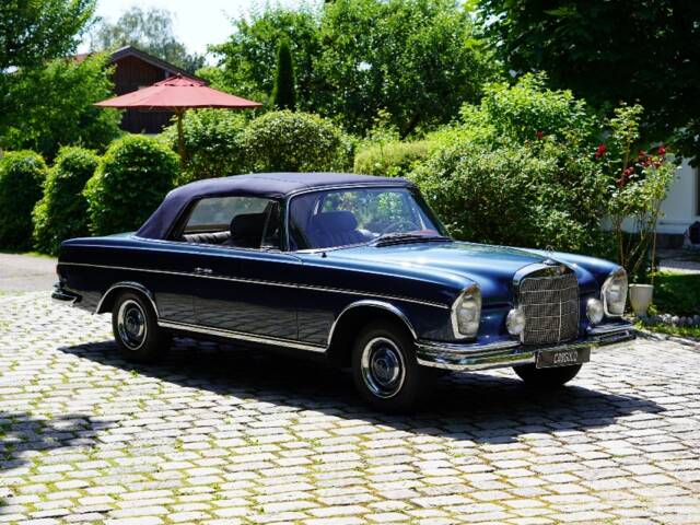 Mercedes-Benz 300 SE