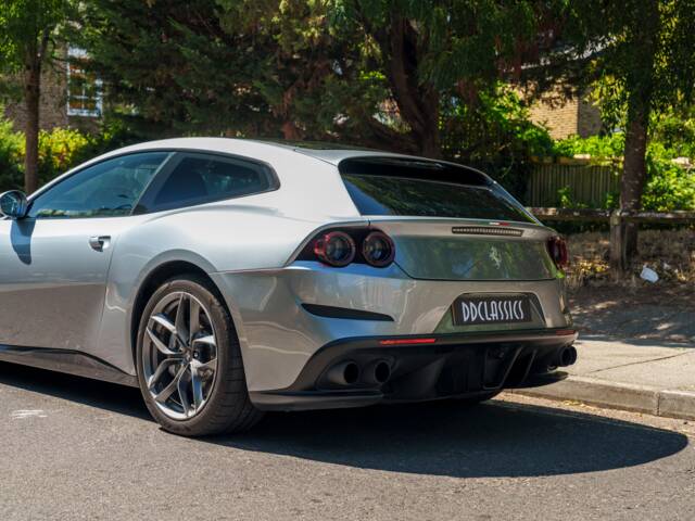 Ferrari GTC4Lusso T