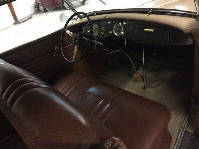 Ford V8 DeLuxe Model 48