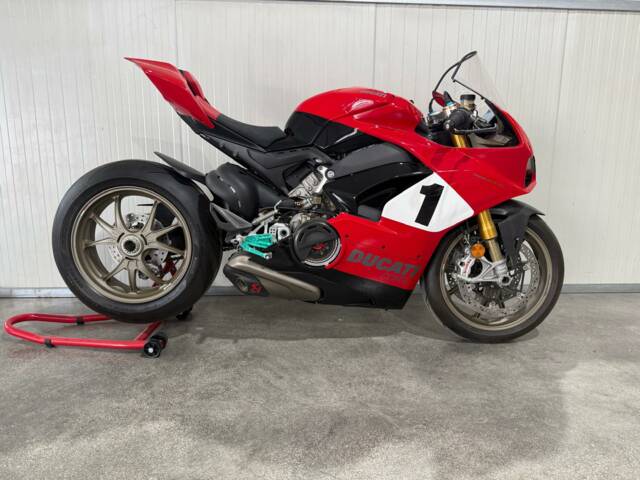 Ducati Panigale V4 R