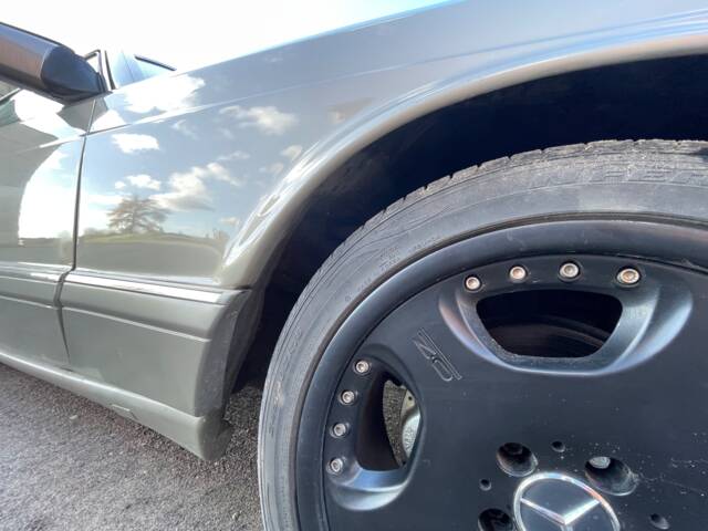 Mercedes-Benz 560 SEC