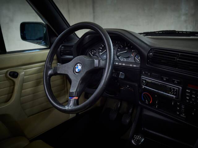 BMW 325i
