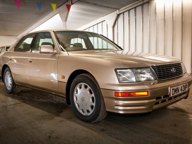 Bild 1/7 von Lexus LS 400 (1997)