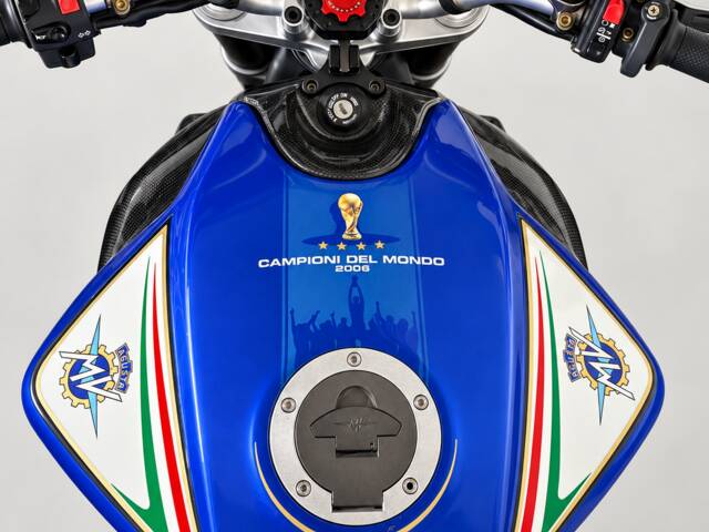 MV Agusta Brutale 910 R