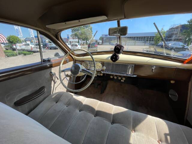 Packard Deluxe Eight Club Sedan