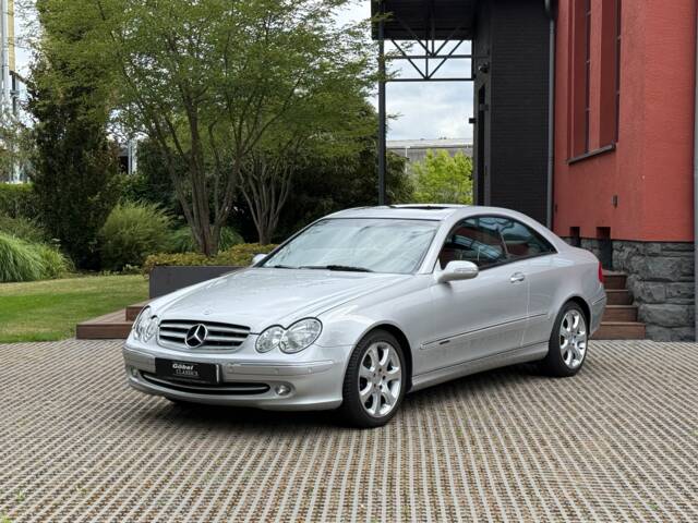 Mercedes-Benz CLK 320