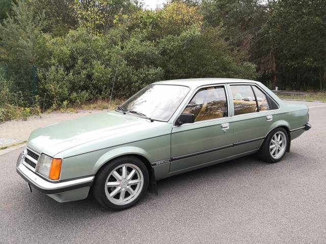 Bild 1/18 von Opel Commodore 2,5 S (1980)