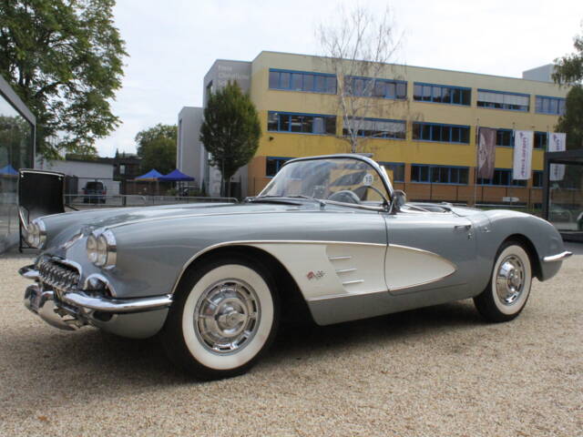 Image 1/26 de Chevrolet Corvette (1960)