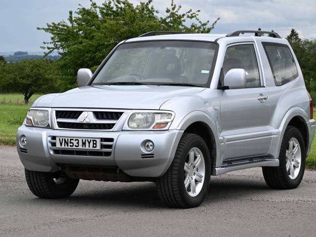Bild 1/8 von Mitsubishi Pajero (2003)