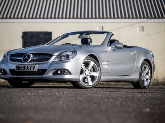 Afbeelding 1/8 van Mercedes-Benz SL 500 &quot;Night Edition&quot; (2010)