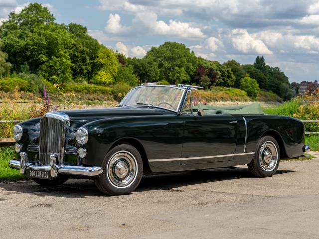 Image 1/37 of Bentley S 1 Continental DHC (1955)