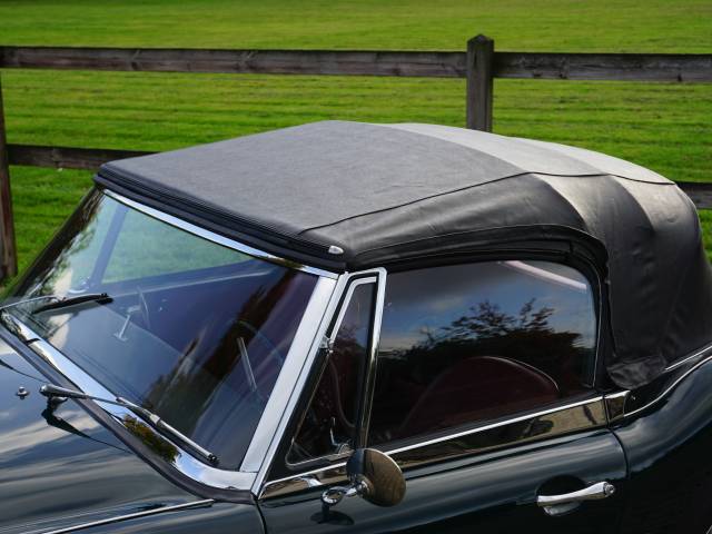 Austin-Healey 3000 Mk III (BJ8)