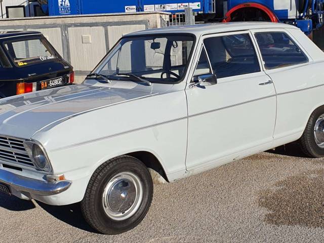 Image 1/37 de Opel Kadett 1,1 (1971)