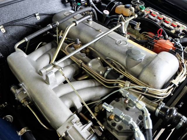 Mercedes-Benz 300 SE