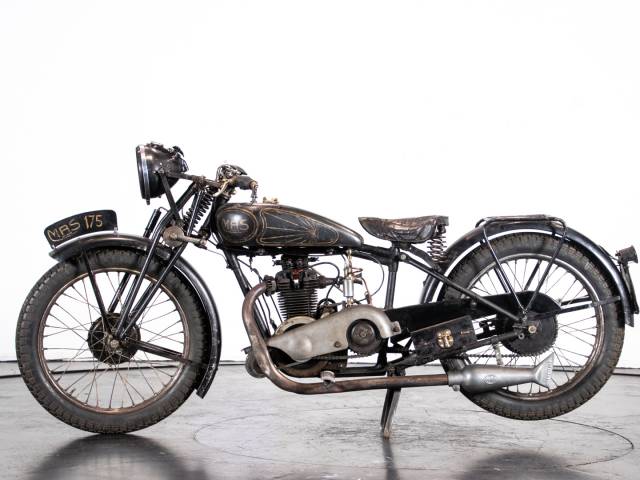 Bild 1/19 von MAS DUMMY (1947)