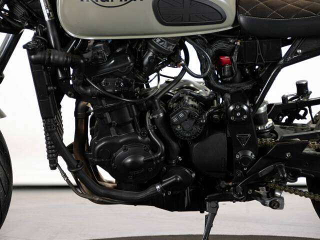 Triumph Trident 900