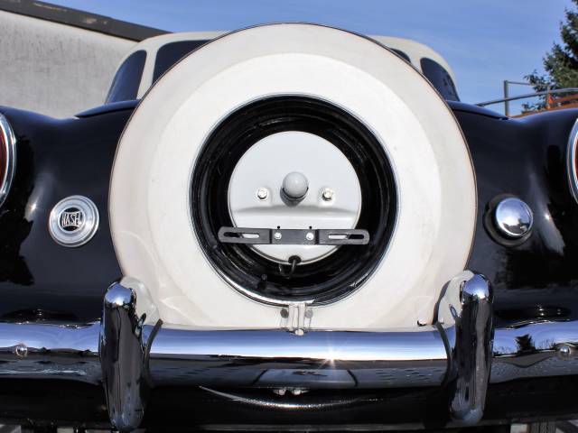 Nash Metropolitan