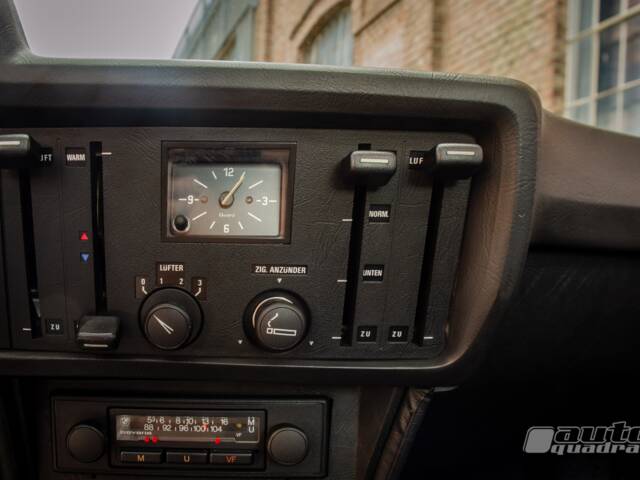 BMW 323i